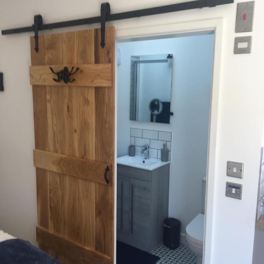 ويرهام Lakeview Studios المظهر الخارجي الصورة